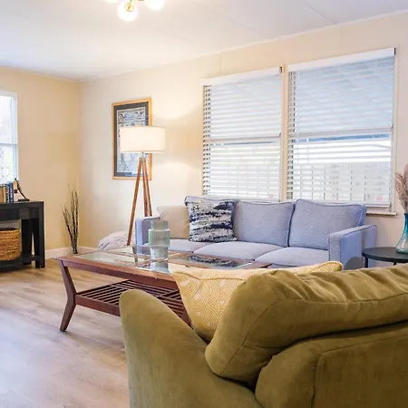 Villa House Near Tampa Zoo And Busch Gardens, Free High Speed Wifi